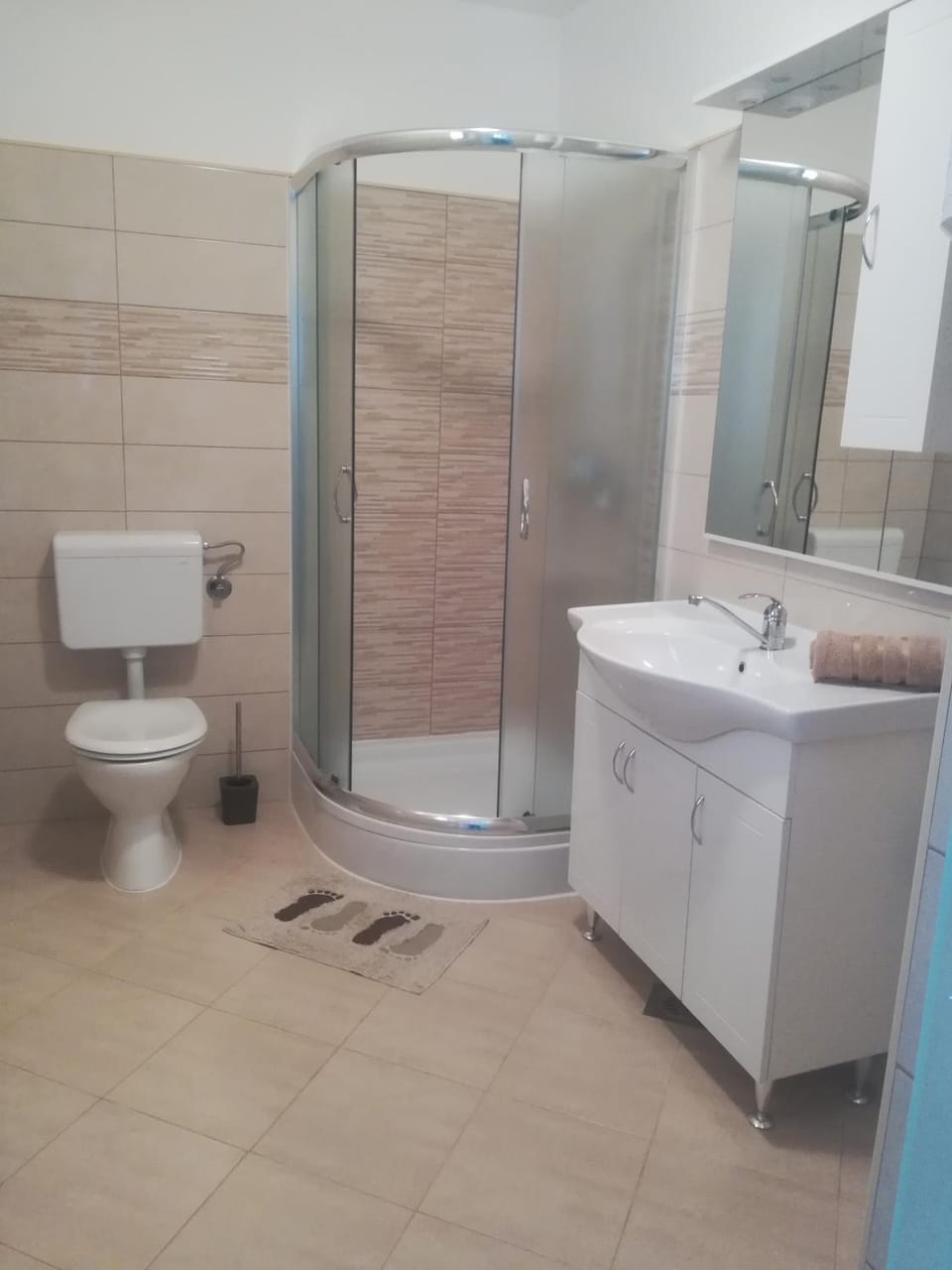 Shower, Toilet, Bathroom, towels