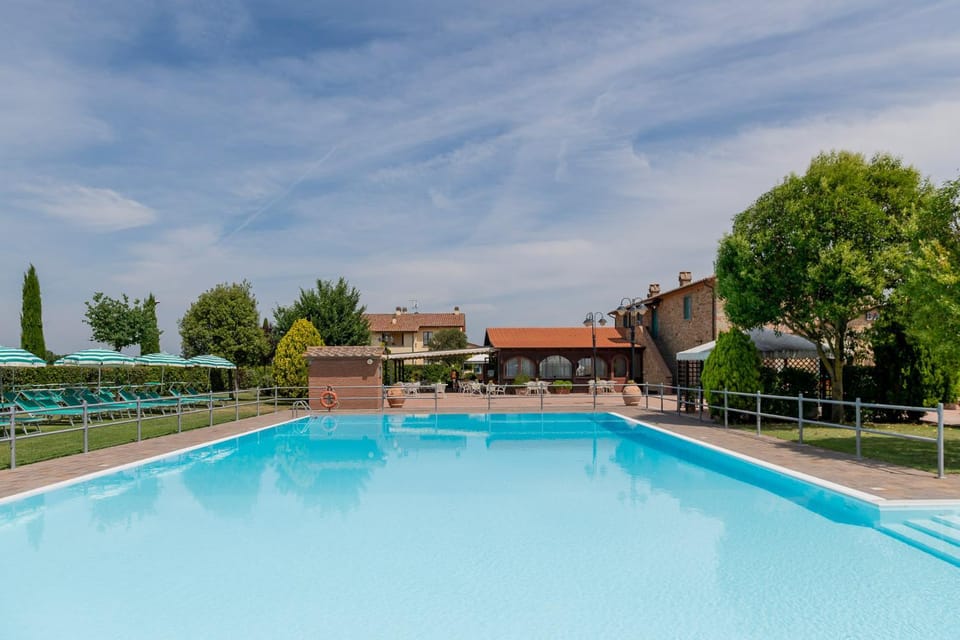 Swimming pool, Swimming pool, Quiet street view