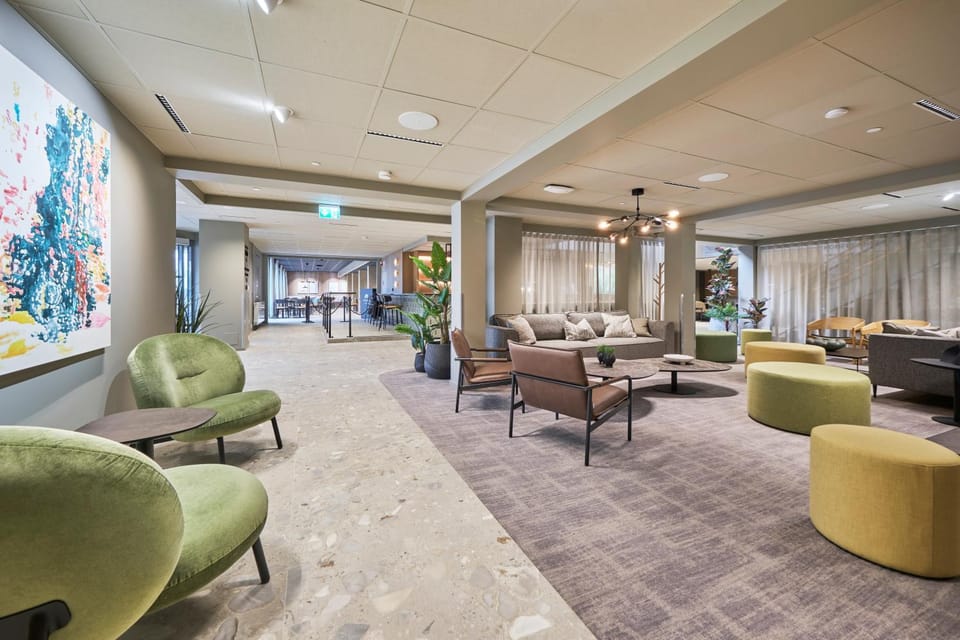 Lobby or reception, Business facilities