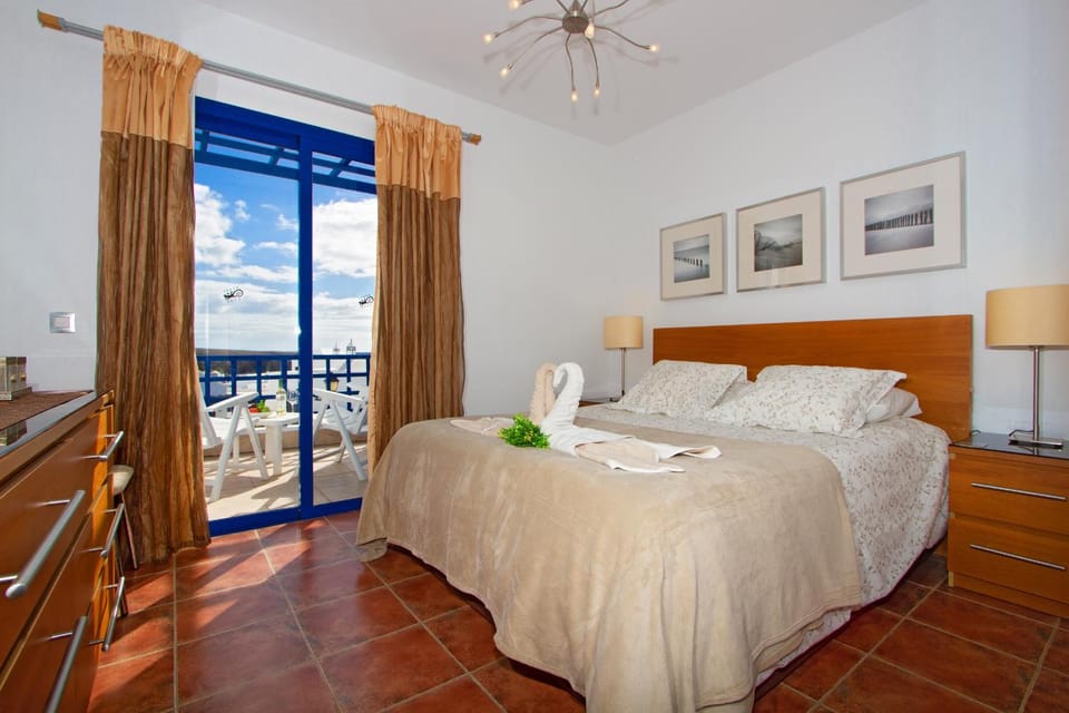 Bed, Photo of the whole room, Bedroom, Sea view