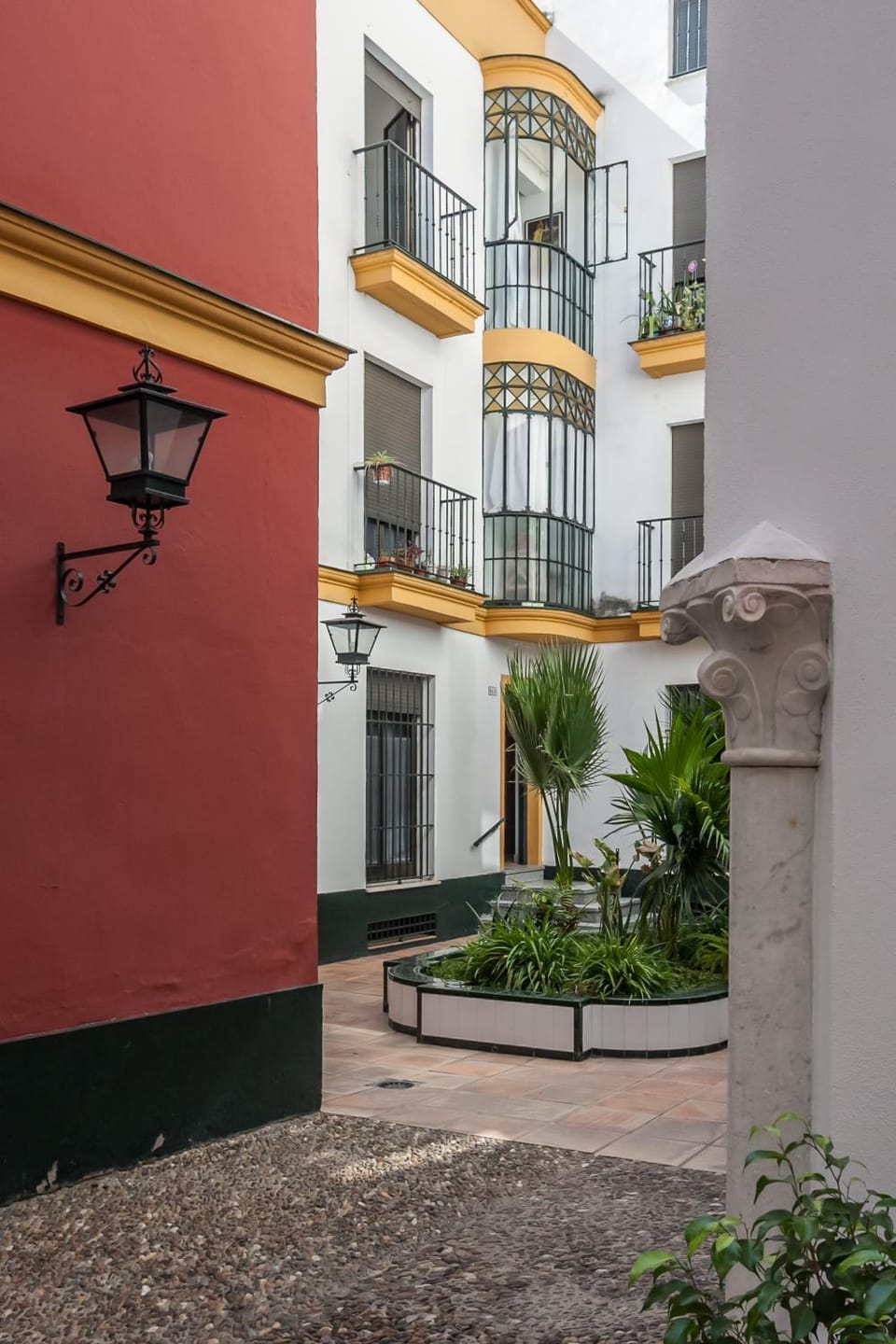 Property building, Patio, Facade/entrance, Day