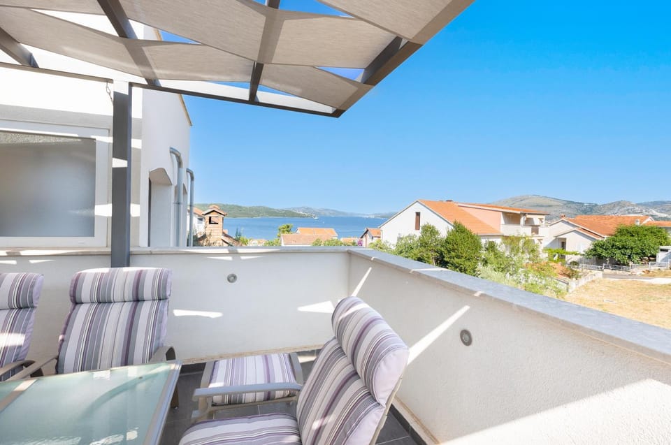 Day, Seating area, Sea view