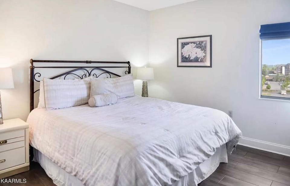 River Place Condos #610 3BD House in Pigeon Forge