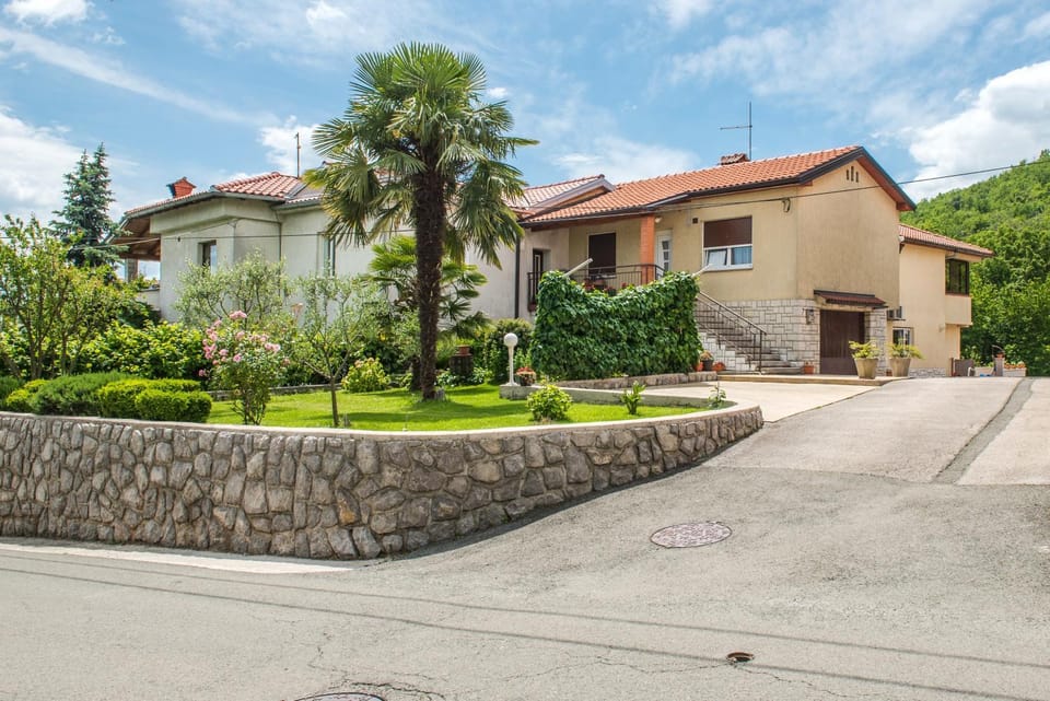 Property building, Garden view, Parking