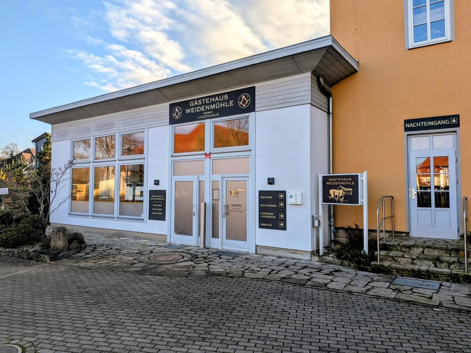 Property building, Facade/entrance