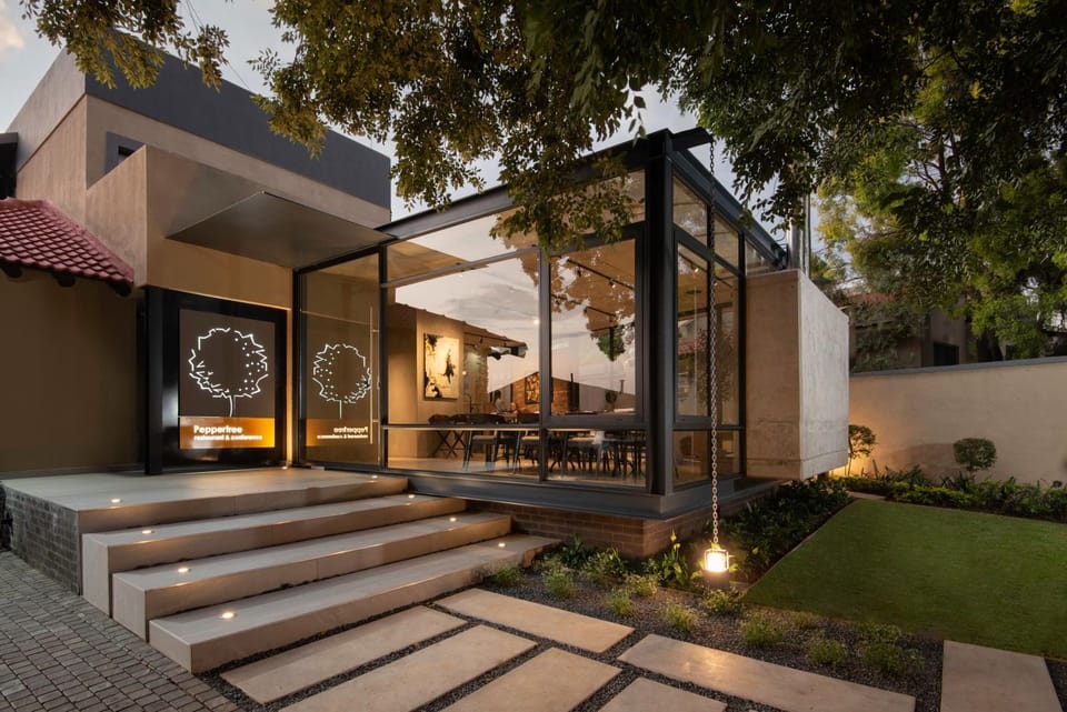 Property building, Restaurant/places to eat, Dining area