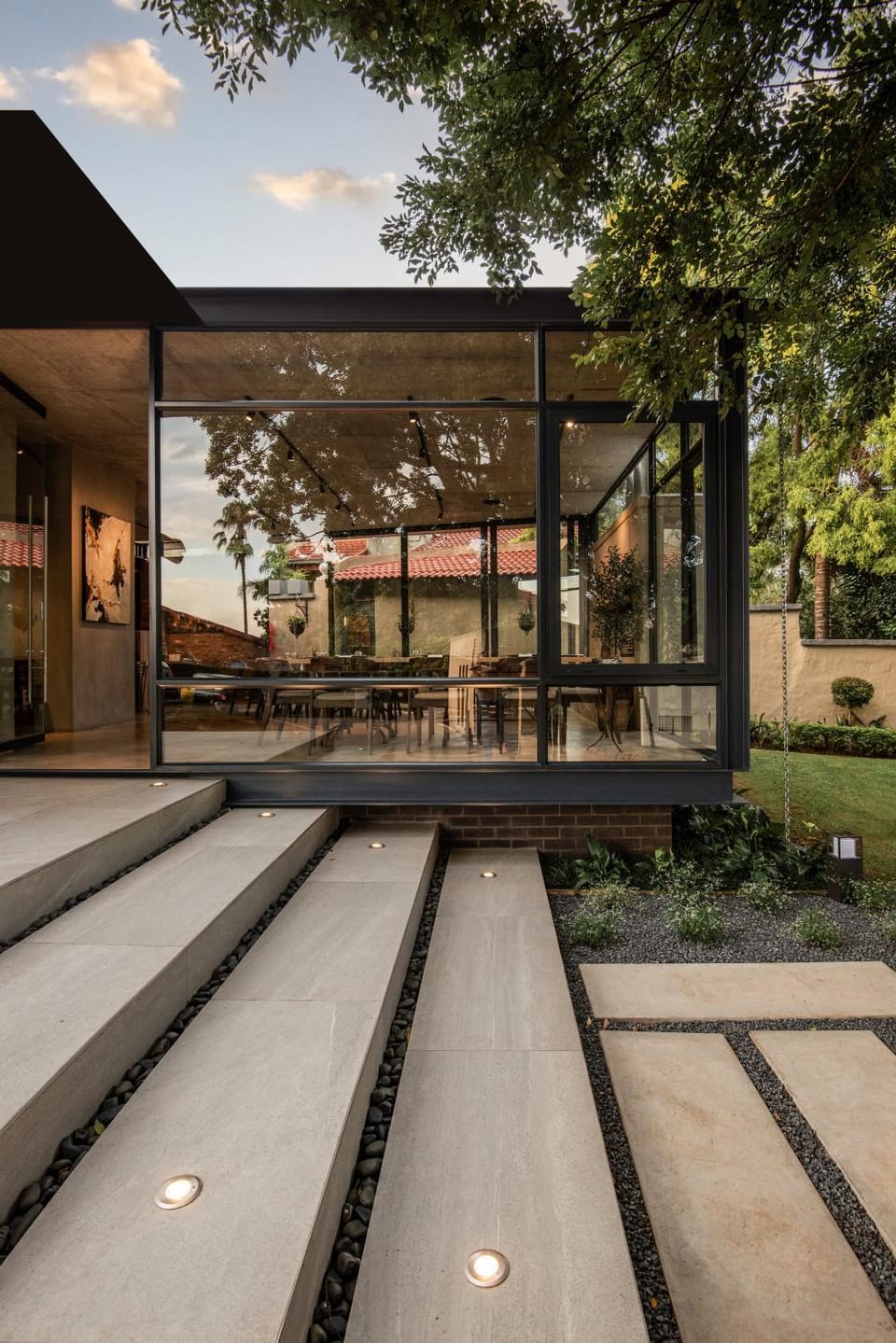 Property building, Restaurant/places to eat, Breakfast, Dinner