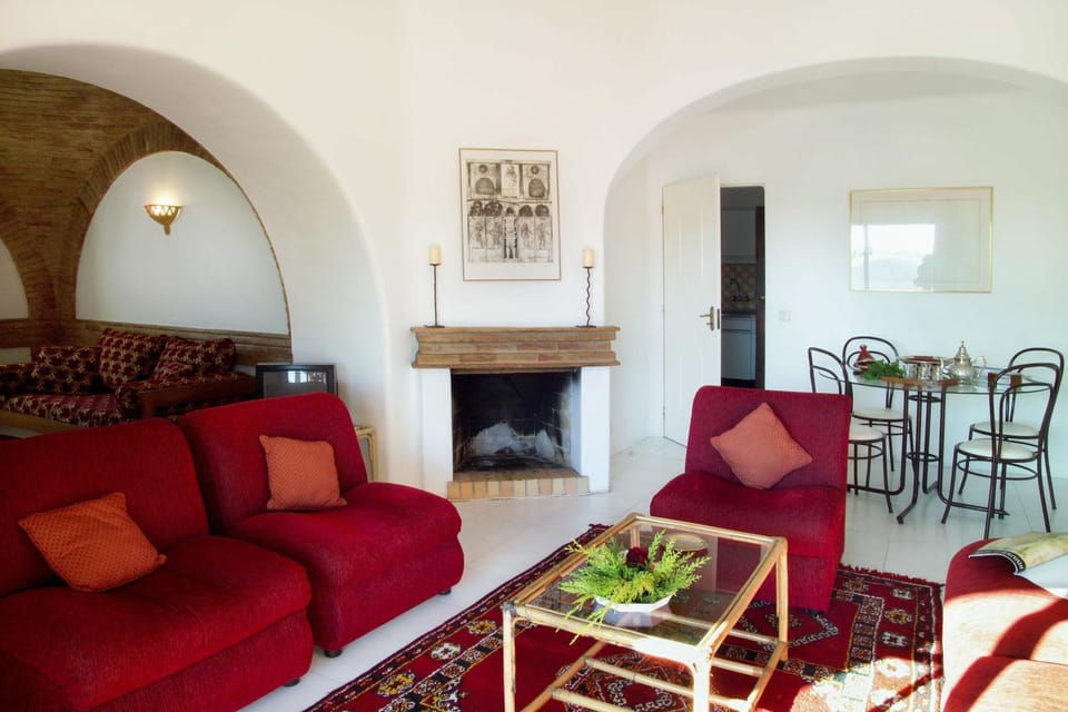 Seating area, Dining area