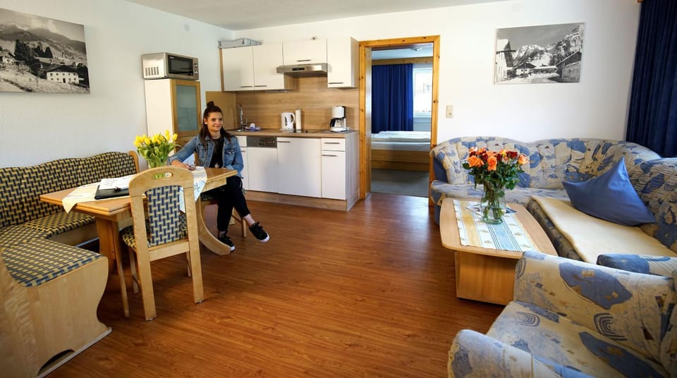 Kitchen or kitchenette, Living room, Seating area