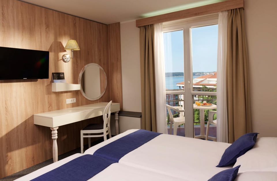 Bedroom, Sea view