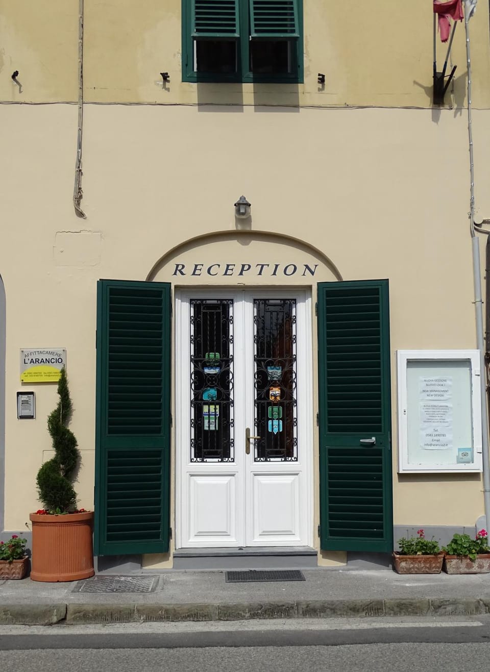 Facade/entrance