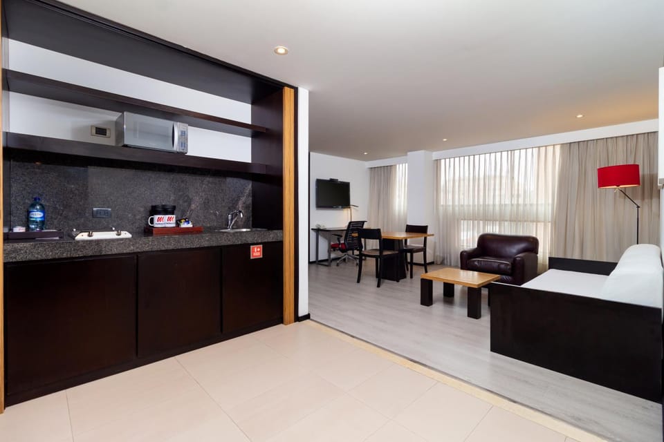 Kitchen or kitchenette, Living room