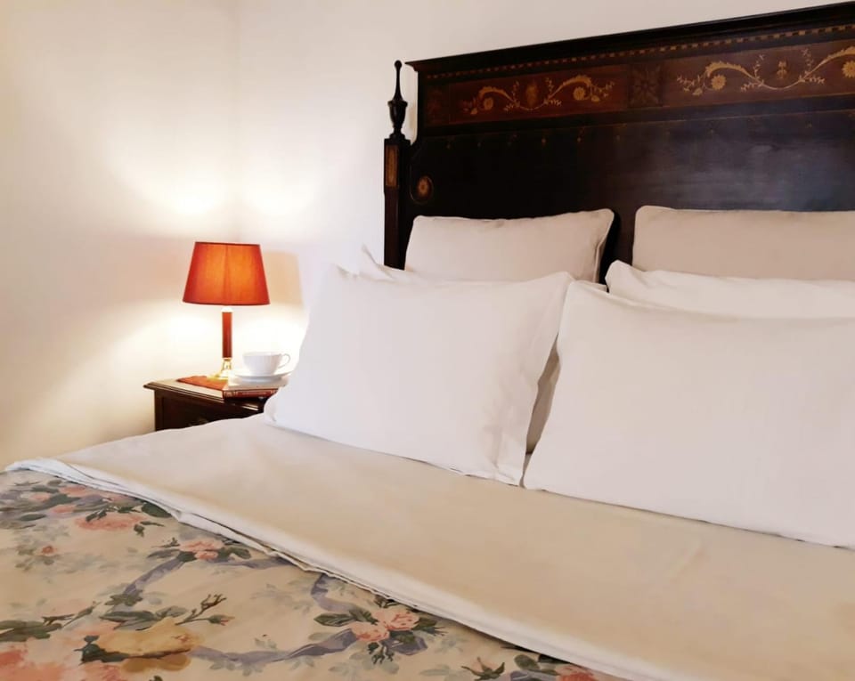 Bed, Photo of the whole room, Bedroom, Mountain view
