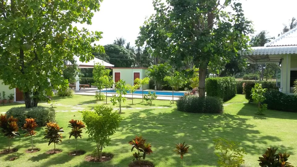 Day, Summer, On site, Garden view, Swimming pool, Swimming pool