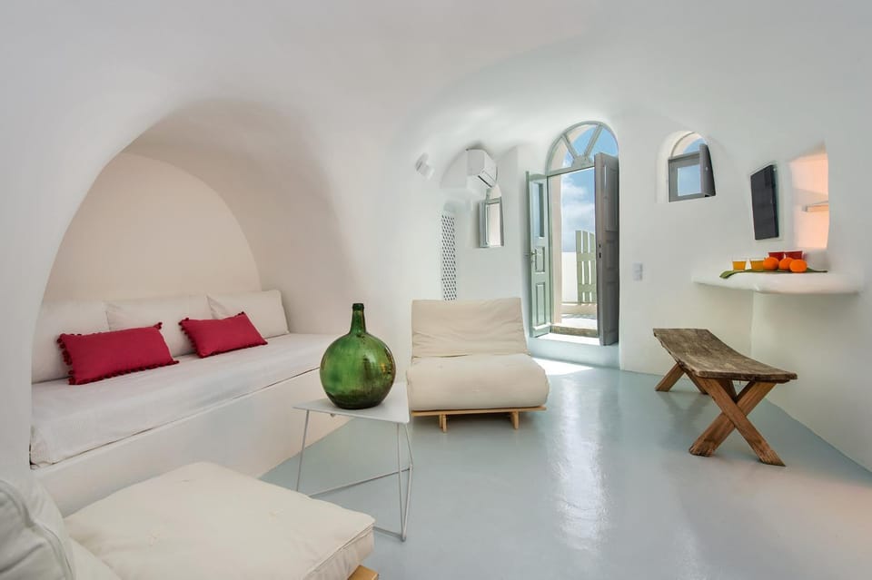 Artia Mansion Villa in Oia
