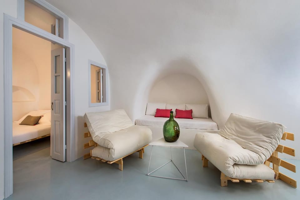 Artia Mansion Villa in Oia