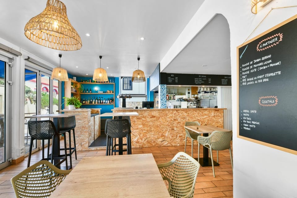Lounge or bar