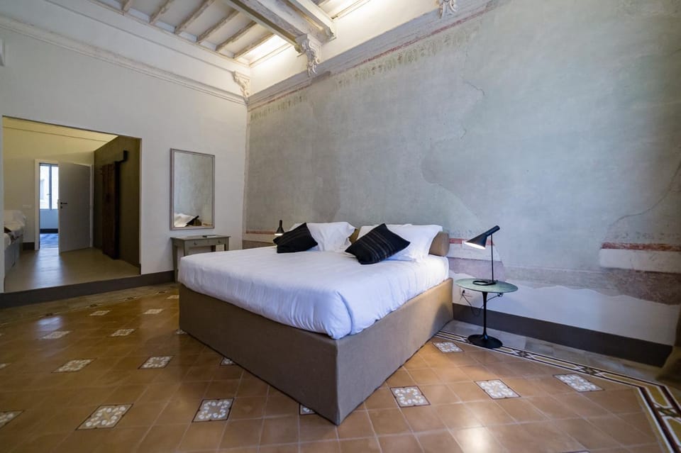 Day, Decorative detail, Bedroom