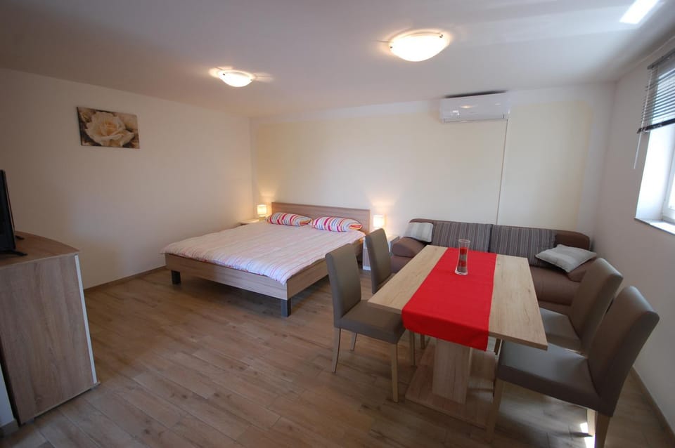 Living room, Dining area, Bedroom
