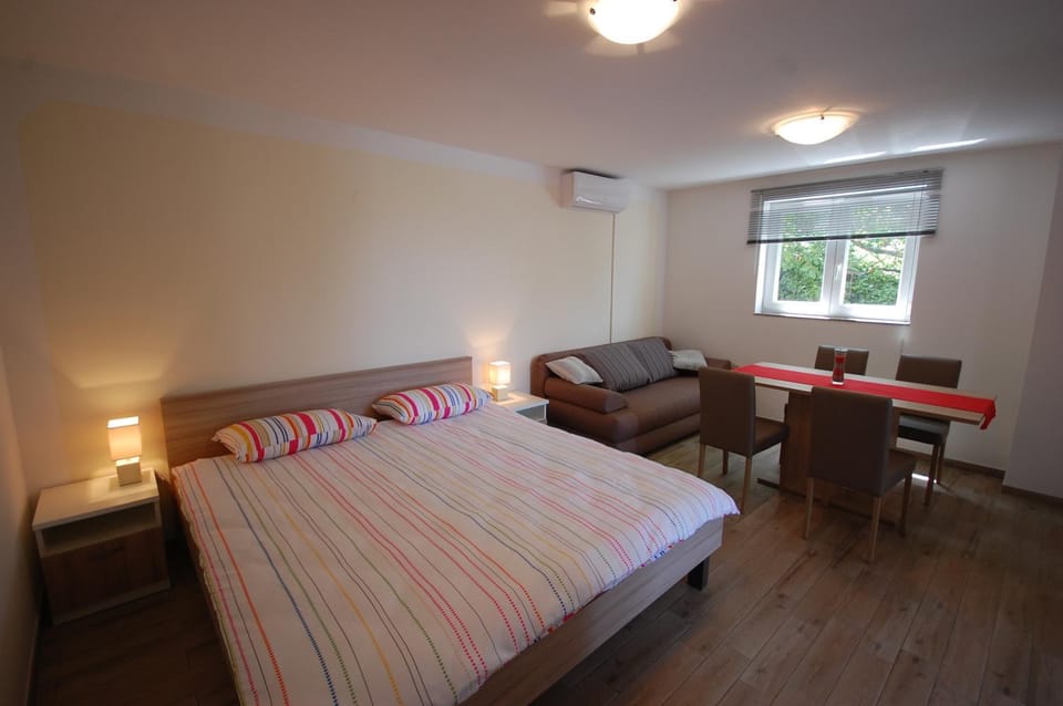 Living room, Dining area, Bedroom