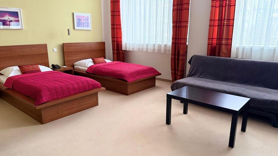 Photo of the whole room, Bedroom