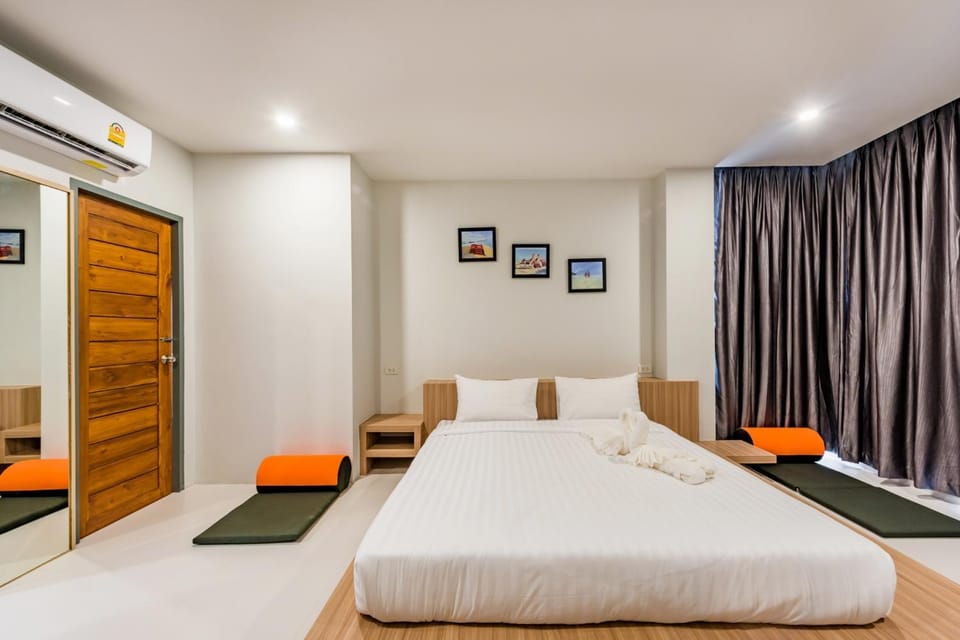 Phuket Marine Poshtel - SHA Plus Hostel in Chalong