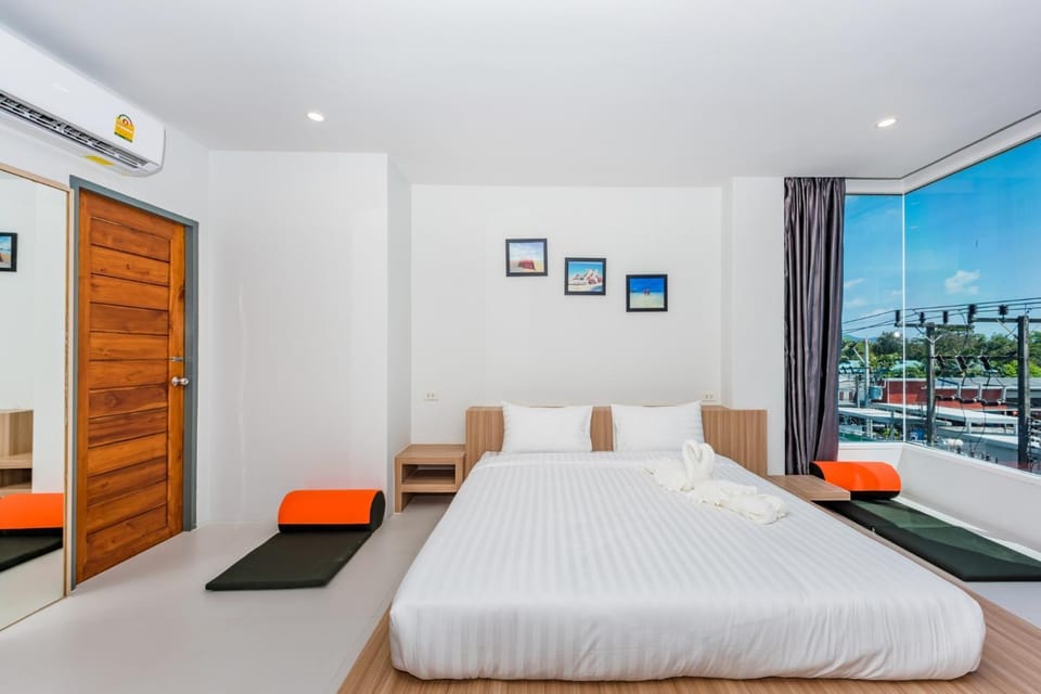 Phuket Marine Poshtel - SHA Plus Hostel in Chalong