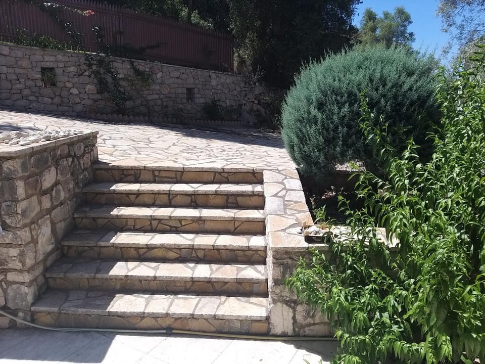Liopetra Apartment in Ligia