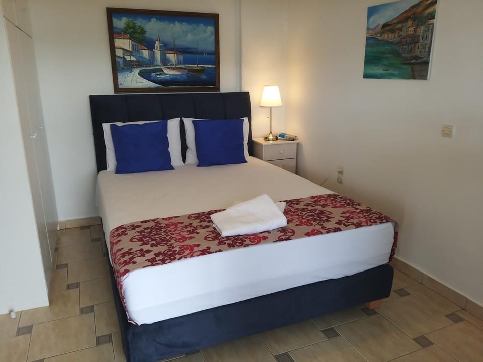 Liopetra Apartment in Ligia