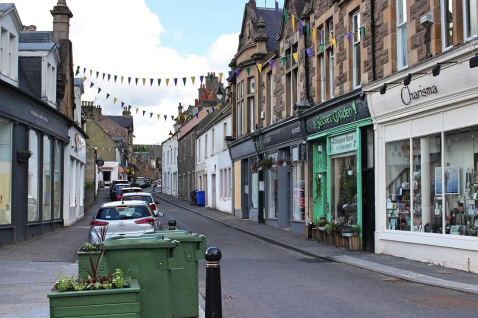 Neighbourhood, Shopping Area