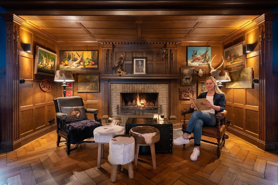 Lounge or bar