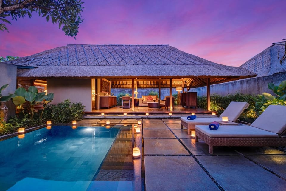 Property building, Patio, Night, Natural landscape, Garden, Living room, Seating area, Garden view, Pool view, Swimming pool, sunbed