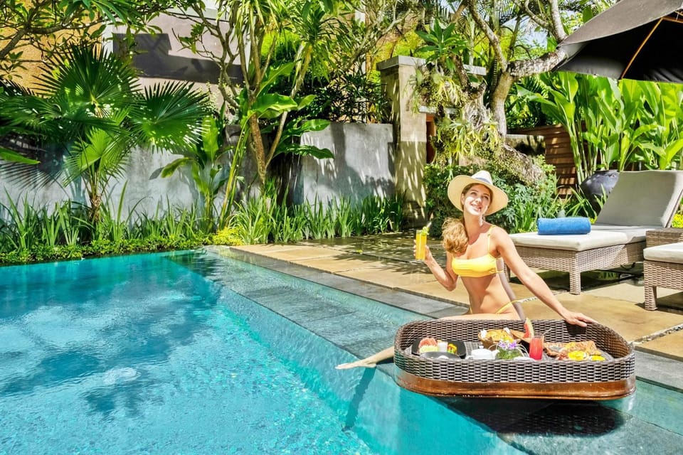 Garden, Food, Pool view, Swimming pool, sunbed