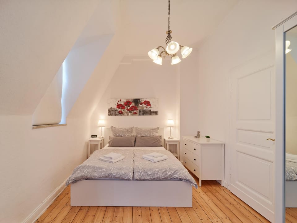 Bed, Photo of the whole room, Bedroom, wardrobe