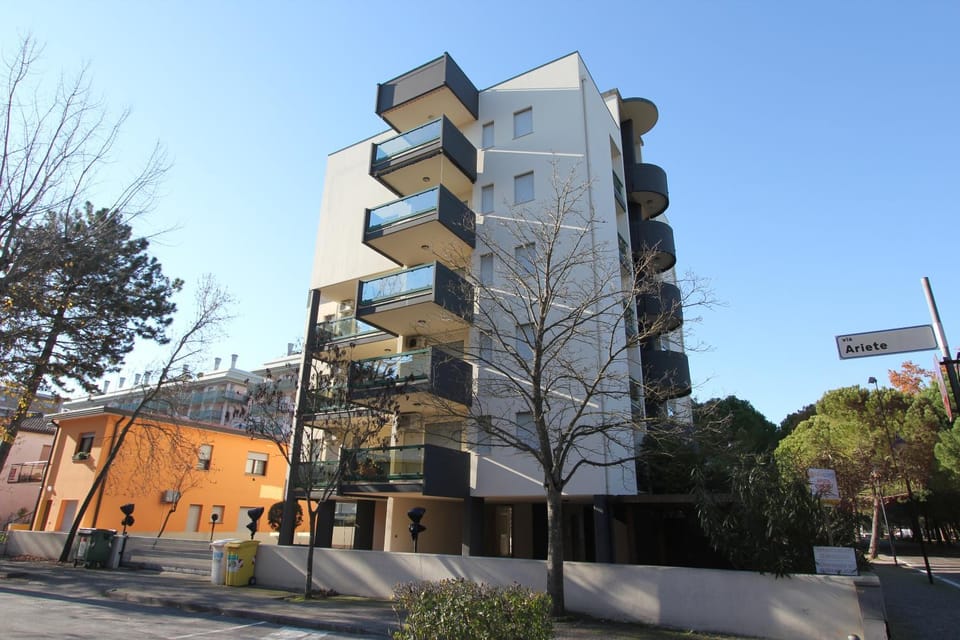 Property building, Facade/entrance, Neighbourhood