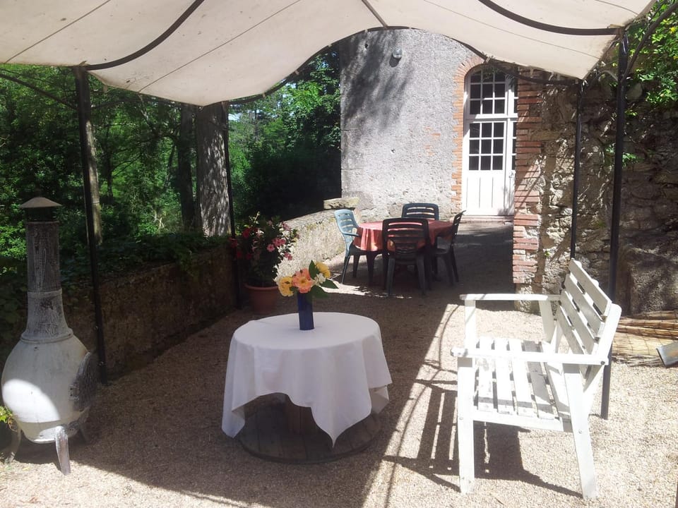 Patio, BBQ facilities, Balcony/Terrace