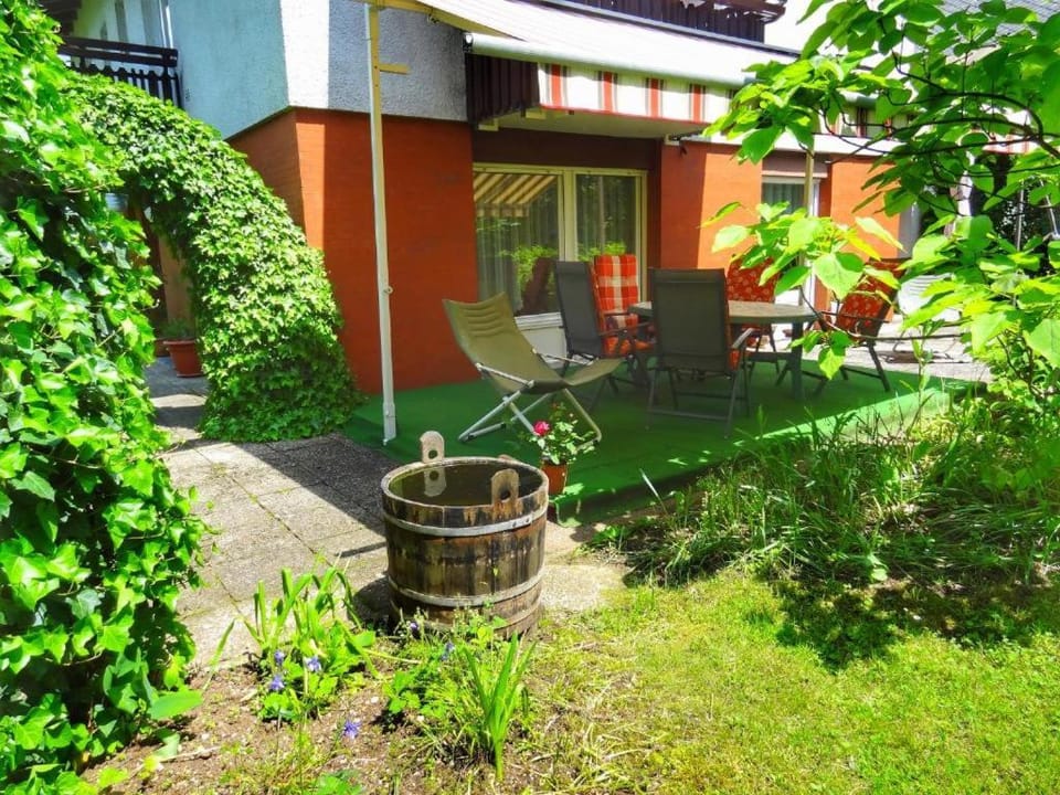 Patio, Facade/entrance, Garden