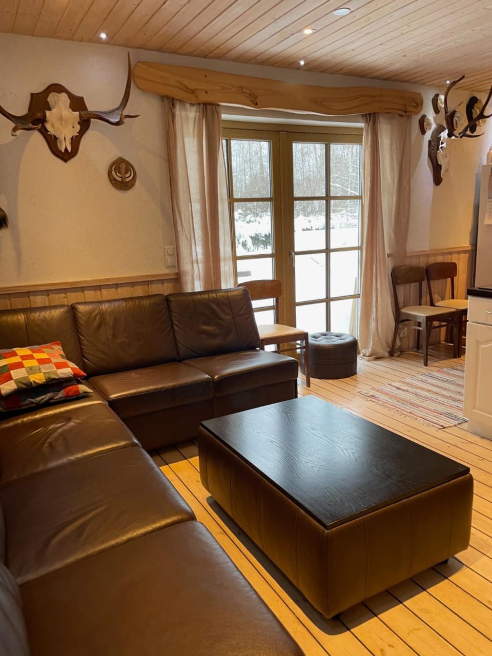 Communal lounge/ TV room, Living room, Seating area