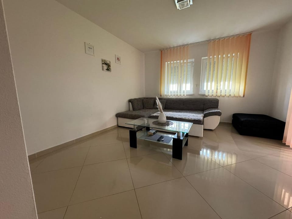 Villa Karamba Apartment in Lika-Senj County
