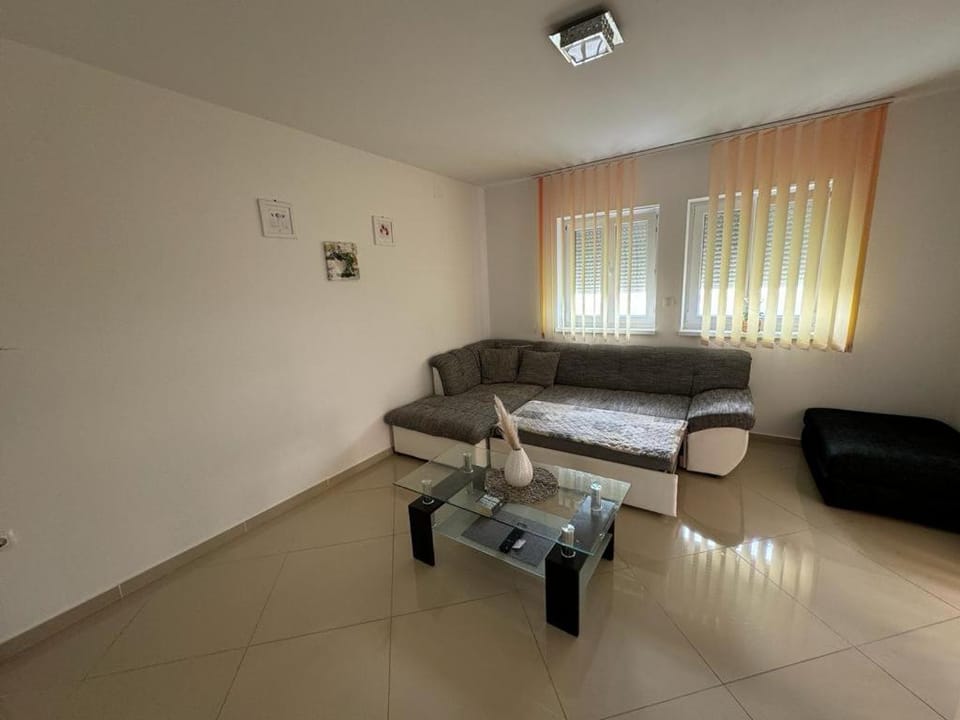 Villa Karamba Apartment in Lika-Senj County