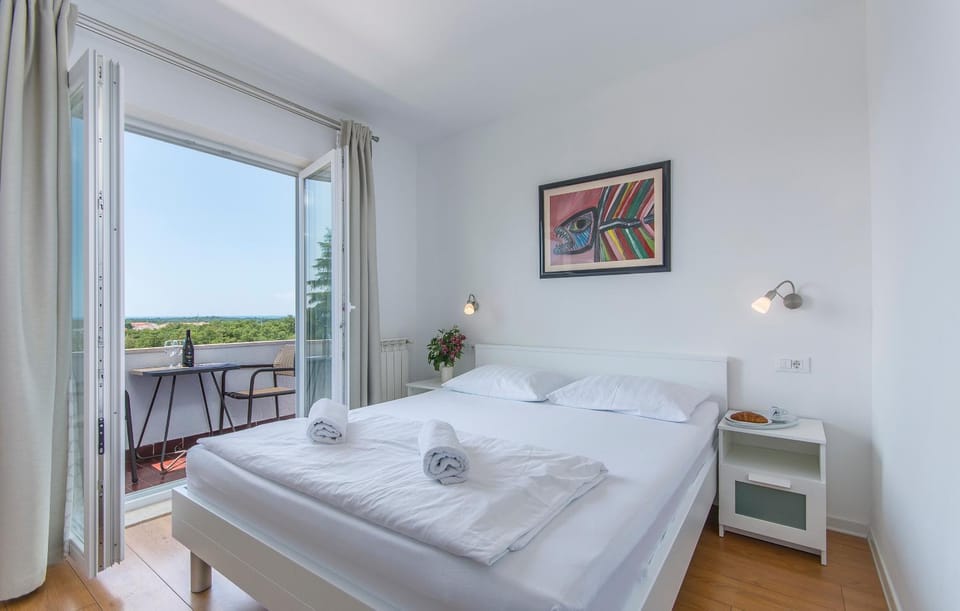 Bed, Balcony/Terrace, Bedroom, Garden view, Pool view, Sea view