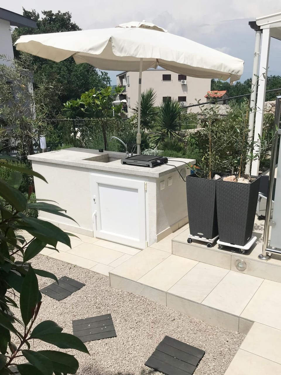 Property building, Patio, BBQ facilities, Garden, Balcony/Terrace, Garden view