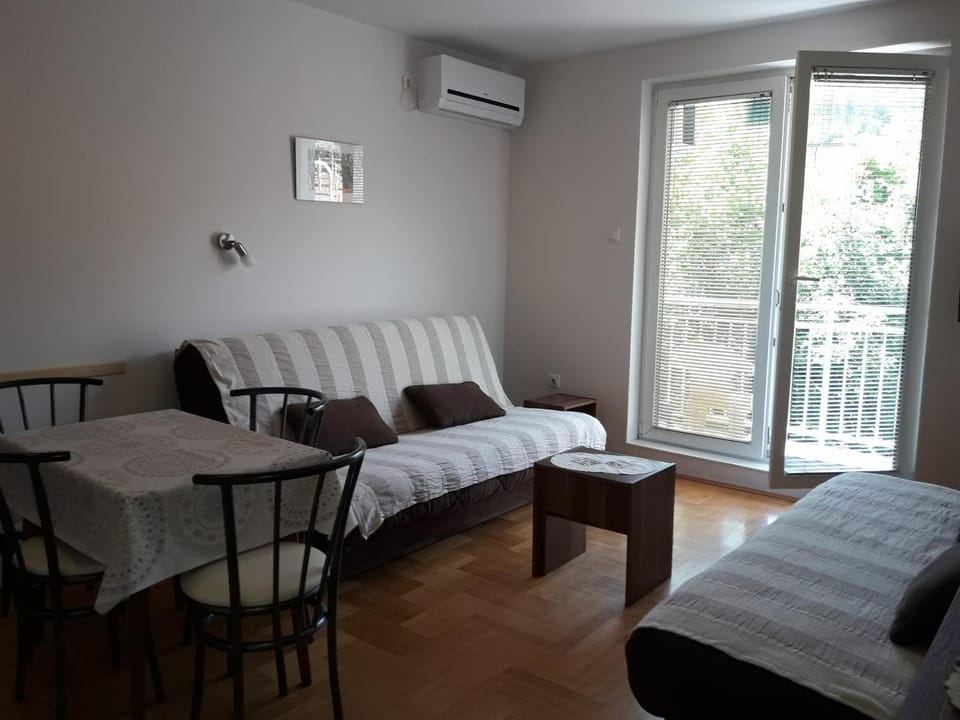 Balcony/Terrace, Living room, Bedroom