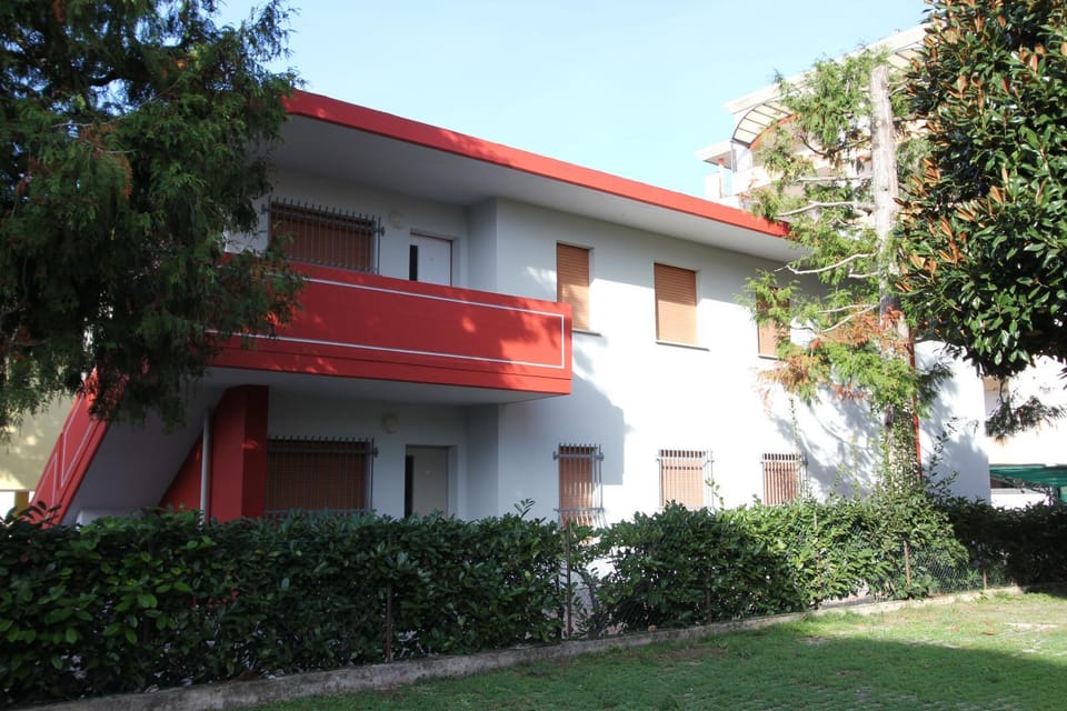 Property building, Facade/entrance