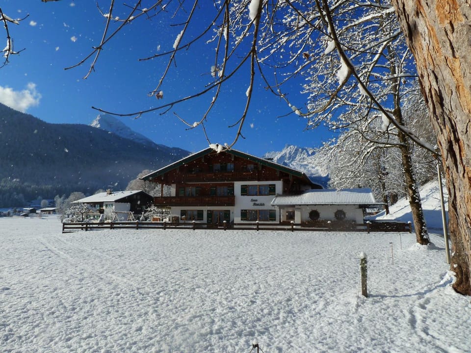 Gästehaus Almblick Apartment in Schönau am Königssee