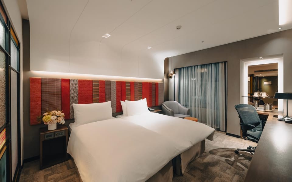 Photo of the whole room, Bedroom
