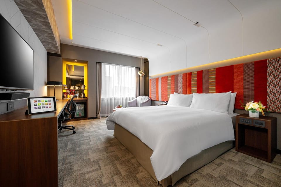 Bed, Photo of the whole room, Bedroom, room service, room service