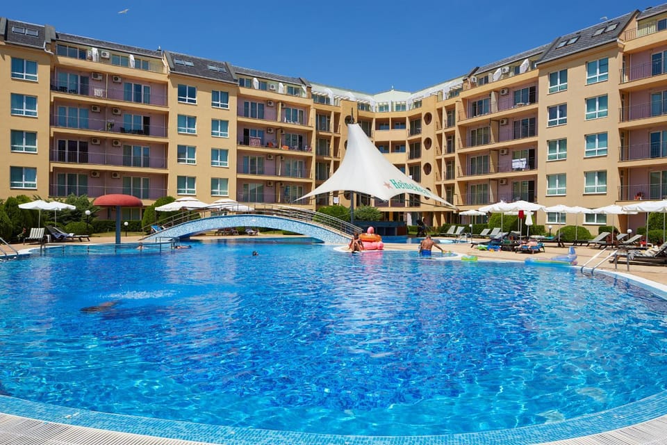 Pool view, Swimming pool