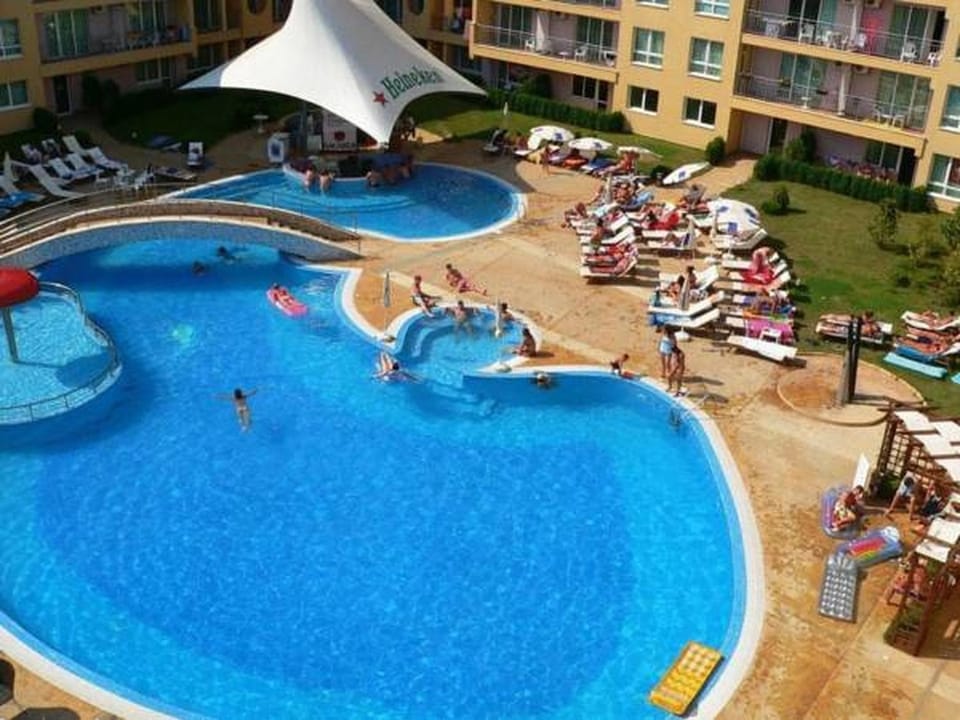 Swimming pool, Swimming pool