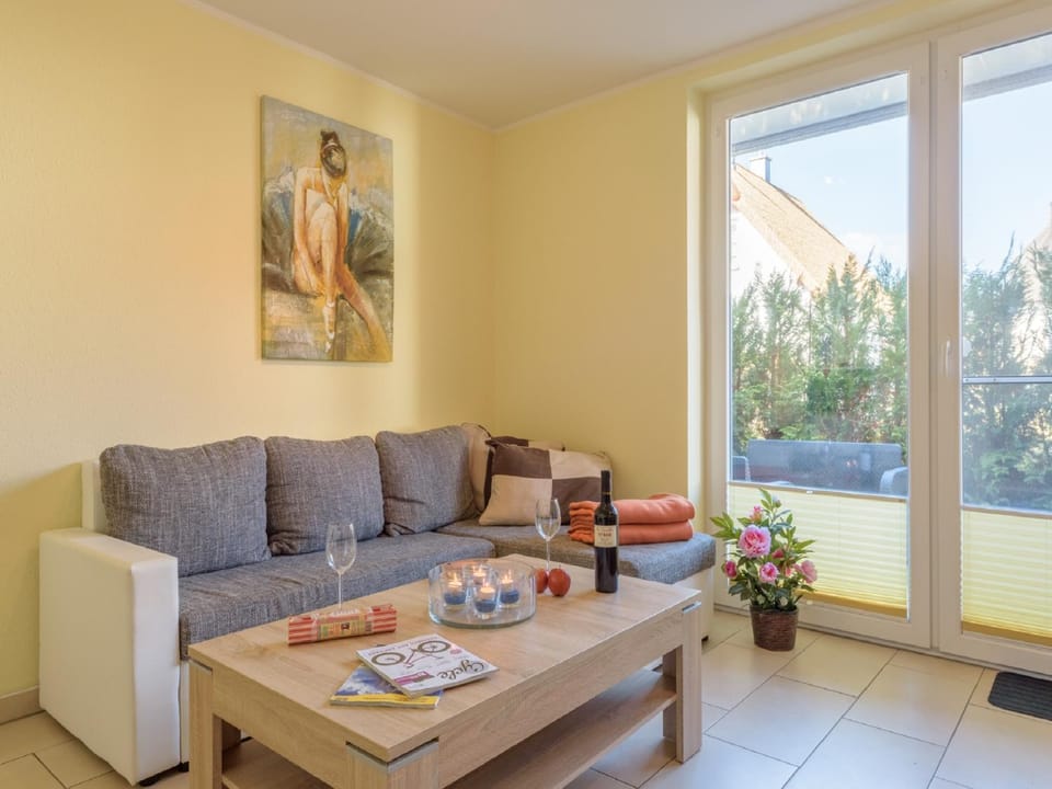 Living room, Photo of the whole room, Decorative detail, Seating area